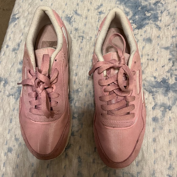 Reebok Tennis Shoes - Picture 4 of 7